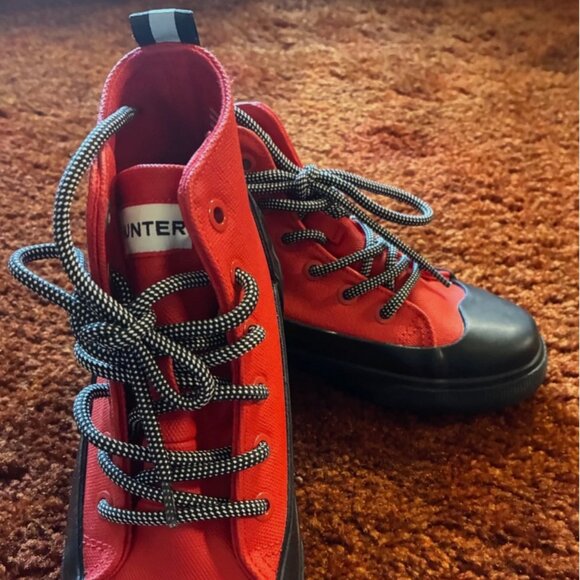 Rare Hunter x Target Red Canvas Low Rain Boots Sneakers Kids Youth Size 2 Unisex - Picture 2 of 6